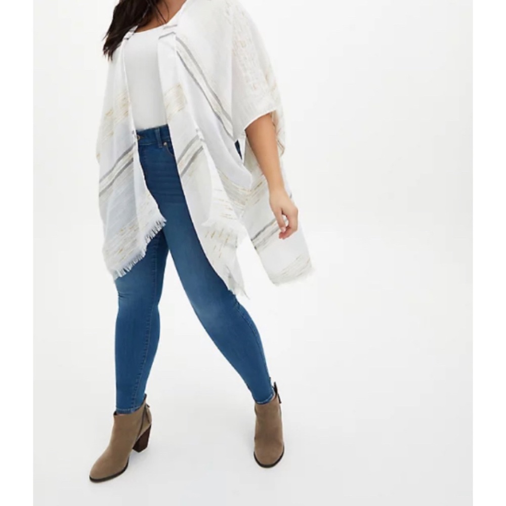 🆕 Ivory Stripe Lurex Ruana Torrid NWT Kimono Swim Coverup New!